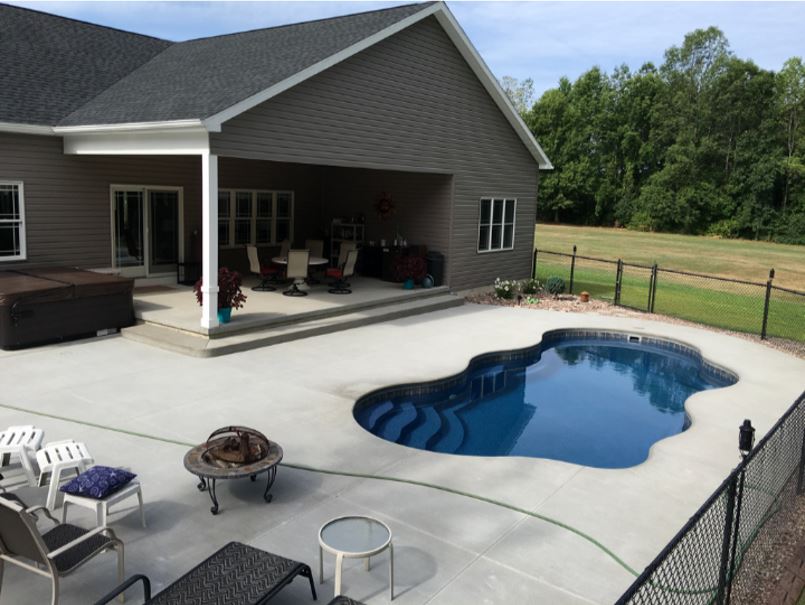 Ranch House featuring Viking Bermuda Swimming Pool