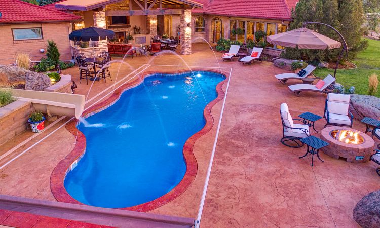 Fiberglass Pool | Caribbean model with Standard Top Track Systems autocover