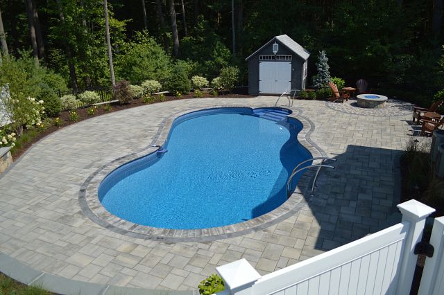 Vinyl Liner Pool | Mountain Pond in BLUE MOSAIC